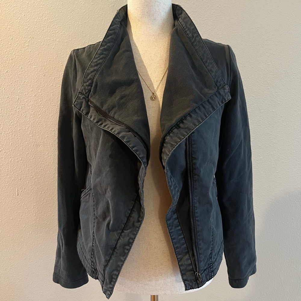 Chic Black Utility Jacket for Women